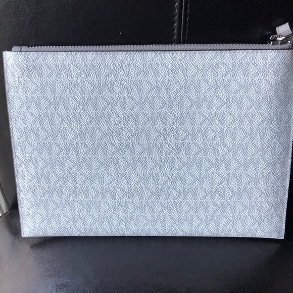 Michael Kors Jet Set XL Zip Clutch/Wristlet NWT - Picture 2 of 6